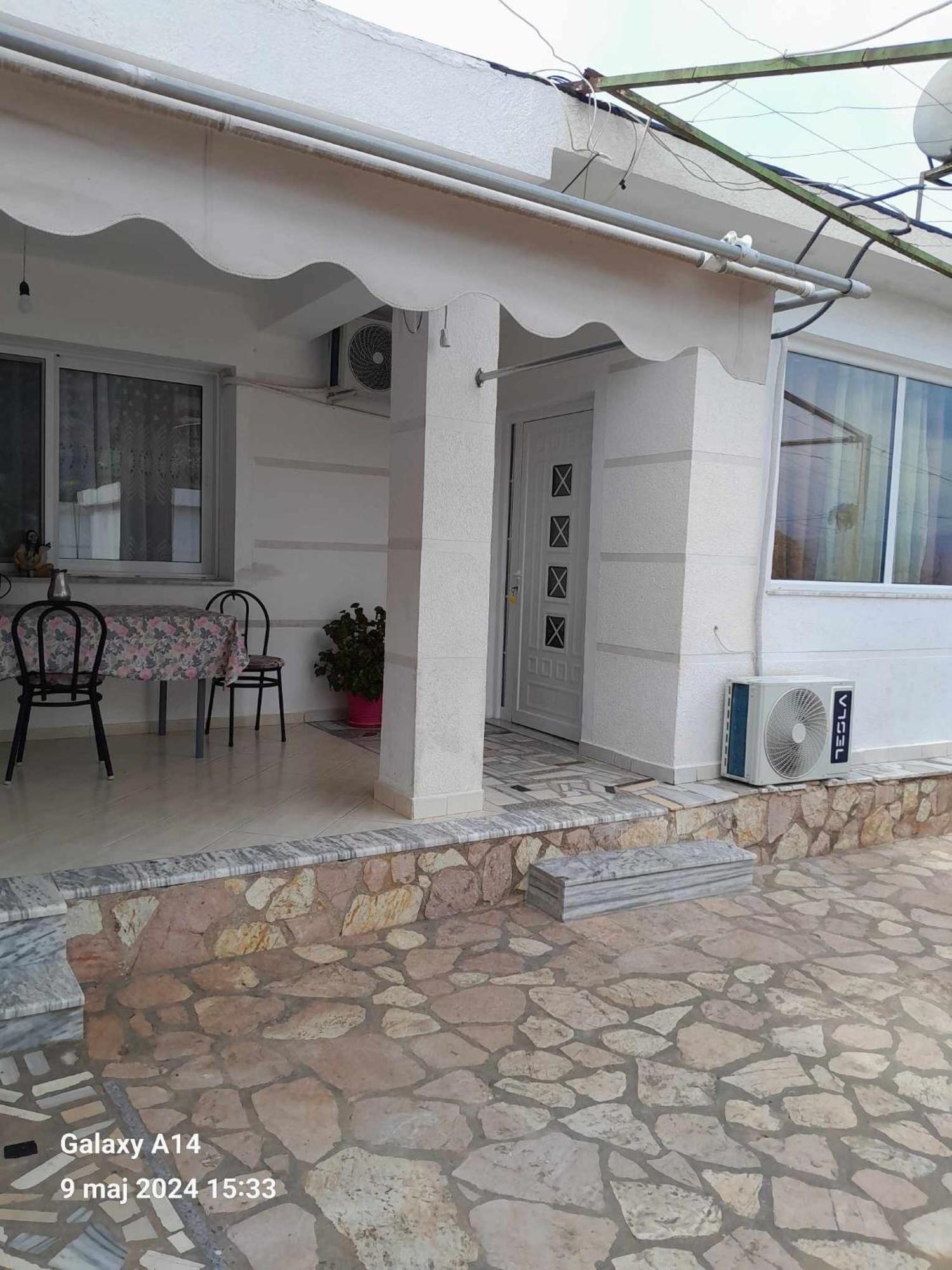 Flora'S Place Sarandë Exterior foto